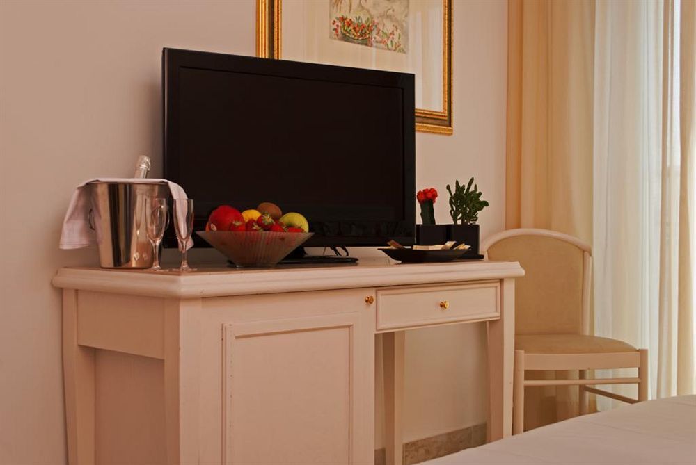Hotel Ambra Milano Marittima Eksteriør billede